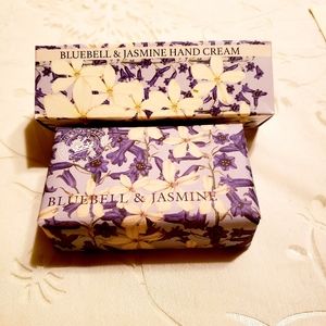 Bluebell and Jasmine Kew Gardens Soap

And Hand Cr